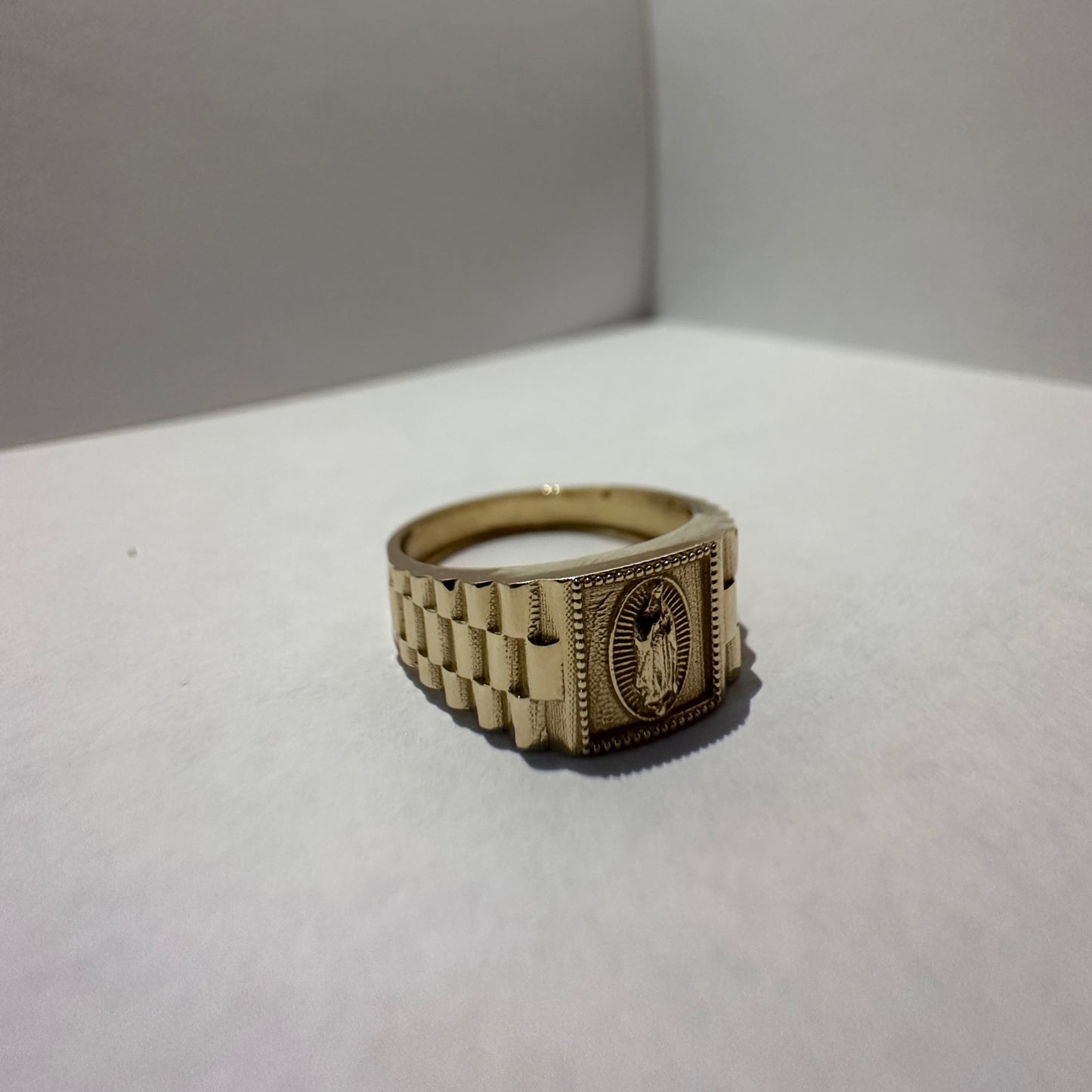 14k Gold Virgin Mary Ring (Virgencita Anillo)